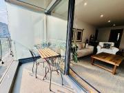 Venta departamento en Uniq Lomas con terraza