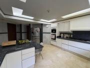 Venta departamento lomas country