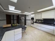 Venta departamento lomas country