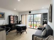 VENTA DEPARTAMENTO MODERNO CON BALCÓN Y VISTA EXTERNA