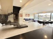 VENTA DEPTO. 2 PISOS CON TERRAZA EN LOMAS COUNTRY CLUB...