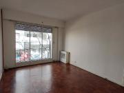 Venta depto 3 amb con balcon al Frente Recoleta