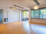 VENTA DEPTO TRES DORMITORIOS CON PATIO PICHINCHA