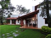VENTA DOS CASAS EN CLUB GOLF AVNDARO
