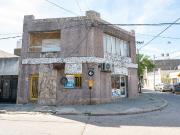 Venta dos casas mas local comercial Azcuénaga