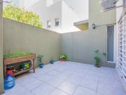 VENTA DTO. TIPO PH 3 AMB. PB C/PATIOS APTO CREDITO