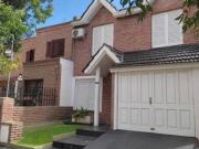 Venta Dúplex 3 Dorm. con Cochera Quincho y Asador B° URCA Venta Dúplex 3 Dorm. con Cochera Quincho y Asador B° URCA