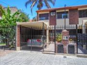 VENTA DÚPLEX DE 4 AMBIENTES EN FLORIDA CETRÁNGOLO