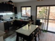 Venta. Duplex de pasillo. 3 Dormitorios y Patio