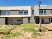 VENTA DUPLEX ZONA SUR FRENTE A CLAROS DEL BOSQUE