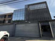 Venta edificio comercial en Av. La Fontana a pasos de...
