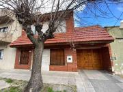 VENTA EN BLOCK 2 CASAS CON COCHERA Y GRAN JARDÍN