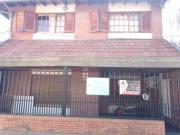 Venta Casa 3 ambientes con pileta y cocheras +...