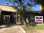 Venta en Block, Casa al Frente y 3 Duplex al Fondo Zona...