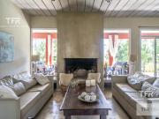 Venta en Deportivo de Costa Esmeralda estilo de campo...