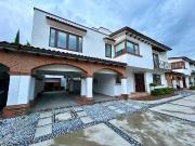 Venta en Fraccionamiento Rincón Colonial Atizapán de... Venta en Fraccionamiento Rincón Colonial Atizapán de...