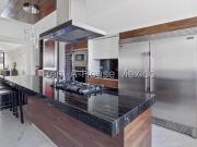 Venta en Raíces Lomas Country departamento con finos...