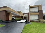 VENTA ESPECTACULAR CASA EN CONJUNTO CLUB HOUSE, 4 HAB...