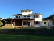 Venta espectacular casa en el Club Los Chillos