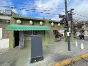 VENTA ESQUINA CON CASA Y DOS LOCALES A RECICLAR