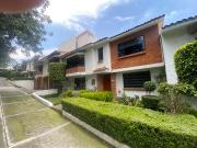 VENTA EXCELENTE CASA EN CONDOMINIO EN AV. CENTENARIO,...