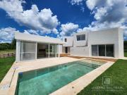 Venta Exclusiva casa de 3 dormitorios fondo golf con...