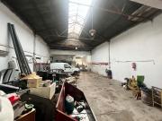 VENTA Galpón 190m2 cubiertos + PH 3 amb. Barracas