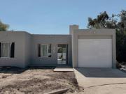 VENTA HERMOSA CASA 2 DORMITORIOS LOS LAPACHOS 3