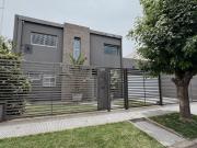 VENTA HERMOSA CASA 4 DORMITORIOS APTA CRÉDITO HIPOTECARIO