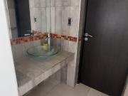 Venta hermosa casa con pileta y quincho barrio privaso...