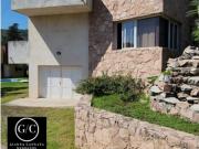 VENTA! Hermosa casa de dos plantas mas tres duplex con...