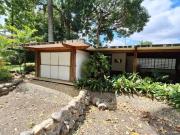 VENTA HERMOSA CASA UN SOLO PISO.PRADOS DEL ESTE