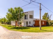 VENTA HERMOSA CASA EN BARRIO PAGO CHICO