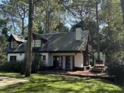 VENTA HERMOSA CASA EN BOSQUE CARILO