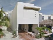 VENTA HERMOSA CASA EN PLAYA DEL CARMEN A UNOS MINUTOS DE...