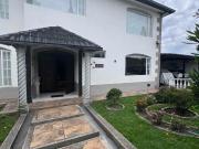 VENTA HERMOSA CASA INDEPENDIENTE DENTRO DE LA URB....