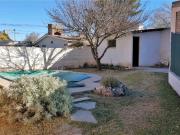 VENTA HERMOSA CASA,MAS DPTO Y PILETA CERCA DEL RIO