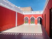 Venta Hermosa Casona En La Calle Melgar Frente Al...