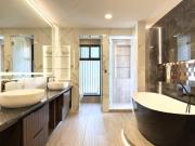 VENTA HERMOSA RESIDENCIA DE LUJO DOBLE ALTURA CON 5...