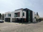 VENTA HERMOSA RESIDENCIA EN FRACC.FRENTE A LA VISTA...
