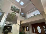 Venta Hermosa Residencia en Loma de Valle Escondido