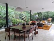 VENTA hermosa Residencia moderna en privada en vista Hermosa