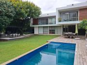 VENTA hermosa Residencia moderna en privada en vista Hermosa