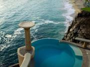 VENTA HERMOSA Y MODERNA CASA DE PLAYA EN ACANTILADO...