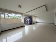 Venta hermoso departamento 3 dormitorios, amplio jardín,...