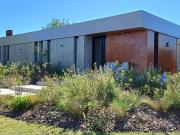 VENTA IMPECABLE PROPIEDAD EN EL BARRIO PRIVADO MONET....