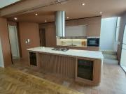 VENTA IMPORTANTE PROPIEDAD DE DISEÃO CUATRO DORMITORIOS...