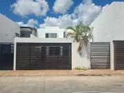 VENTA INCREIBLE CASA EN FRACC MONTEBELLO, MERIDA, YUCATAN