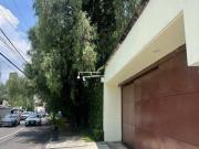 VENTA INCREÍBLE CASA REMODELADADE UN SOLO NIVEL EN UNA...