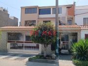 Venta Linda Casa 3 Pisos La Molina Cerca a la USMP